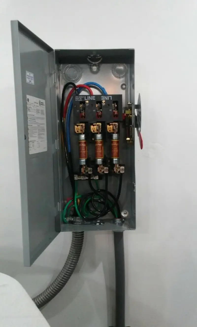 Three-phase disconnect switch installed for Smoke Detector Installation in Hornellsville